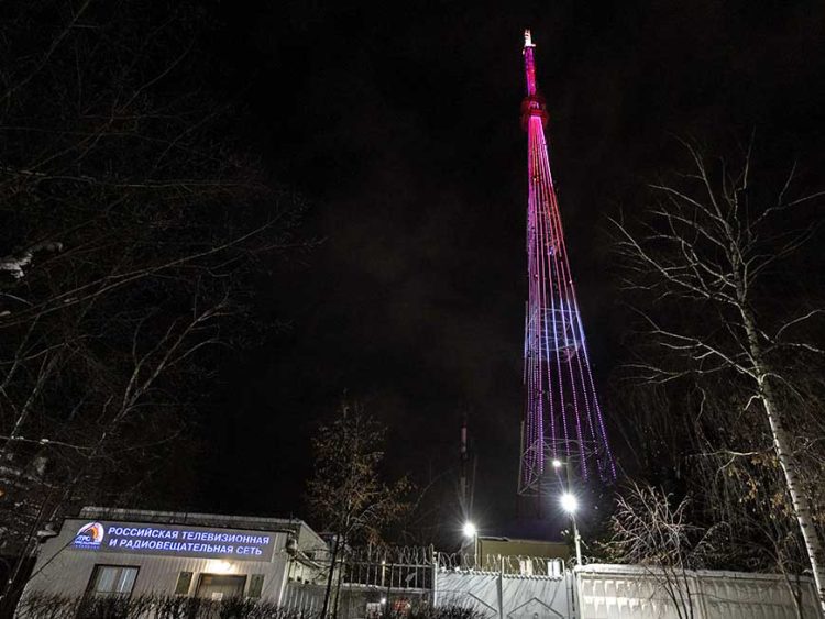 Казанская телебашня окрасится в алый в День памяти и скорби