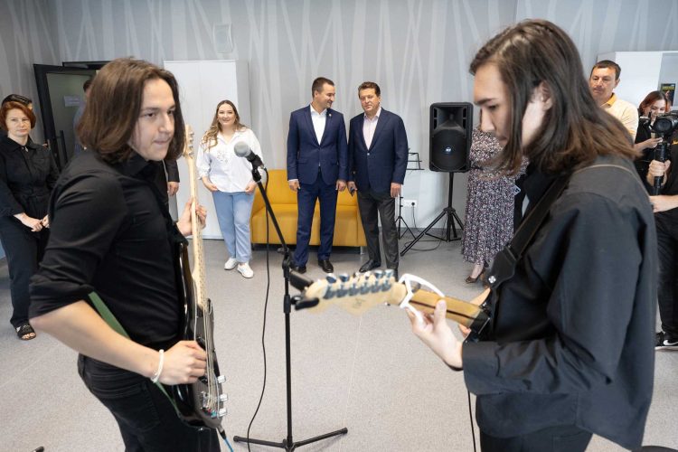 Метшин обсудил развитие рок-движения в Казани с музыкантами