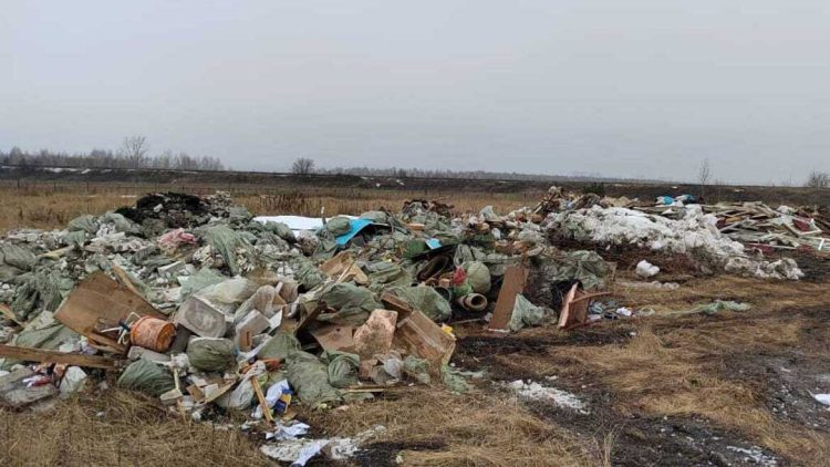 В Челнах экологи обнаружили огромную свалку строительных отходов