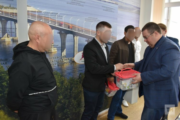 Мобилизованные Алексеевского района рассказали главе о службе в зоне СВО