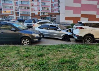 Челнинец протаранил иномарку, пытаясь скрыться от ГИБДД