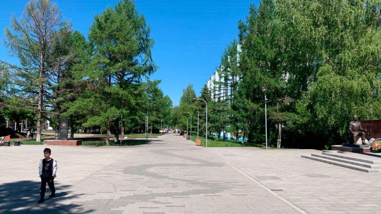 В Альметьевске по нацпроекту благоустроют пешеходный бульвар