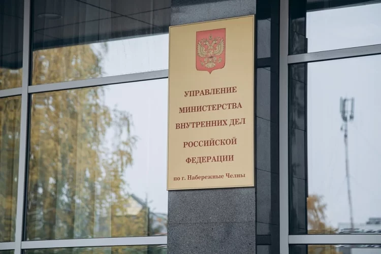 В Челнах мужчина поджег петарду в офисе Сбербанка