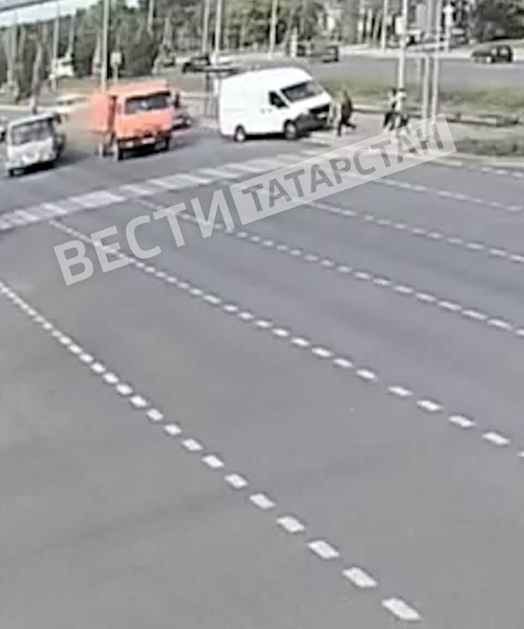 Опубликовано видео наезда «ГАЗели» на пешеходов