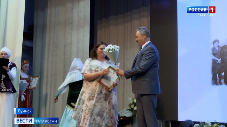 В Буинске наградили лучших медработников и фельдшеров района