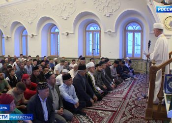 В мечети Аль-Марджани Курбан-байрам встретили больше тысячи мусульман