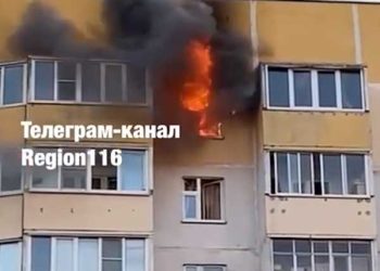 В Казани на Глушко загорелась квартира
