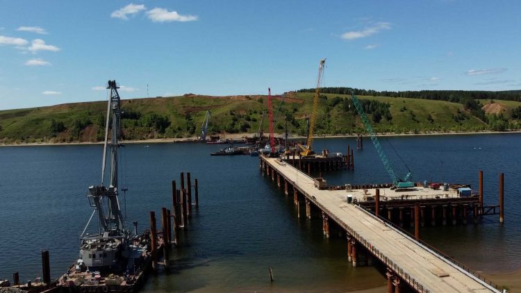 Строительство моста через Каму на обходе Нижнекамска и Набережных Челнов идет с опережением графика