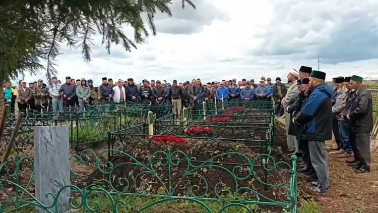 В селе Саитово состоялись похороны погибших в результате пожара