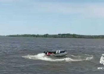 На Каме нашли одиноко кружащую по воде лодку