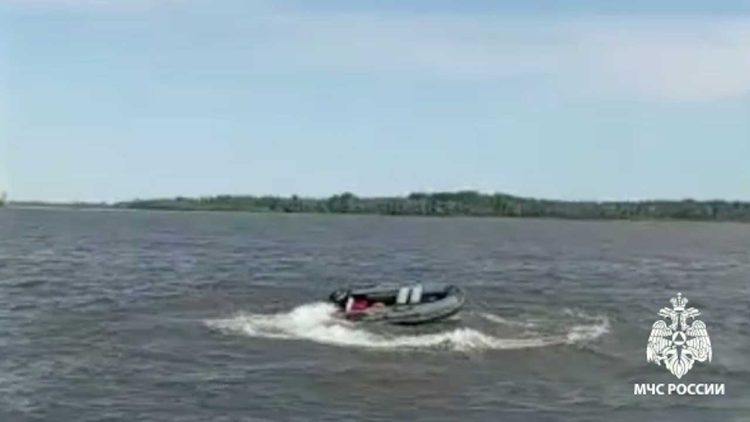 На Каме нашли одиноко кружащую по воде лодку