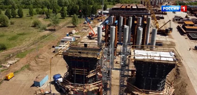 Строители моста через Каму опережают график на полтора года