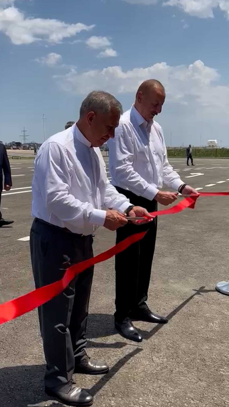 Минниханов и Алиев открыли сервисный центр в Азербайджане