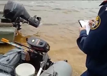В Татарстане погиб мужчина после столкновения лодки с баржами