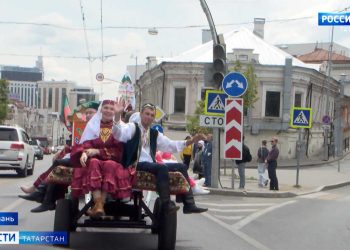 Сабантуй в Казани: традиционный сбор подарков и яркие конкурсы