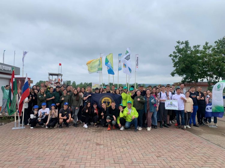 В Челнах прошла всероссийская акция «Вода России»