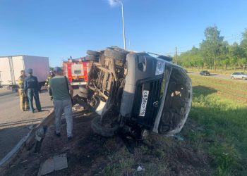 В Челнах перевернулась маршрутка с пассажирами
