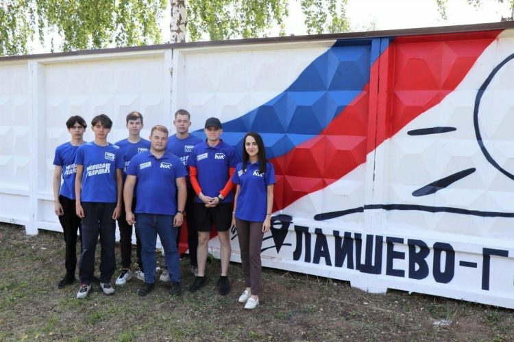 В Лаишево нарисовали граффити ко Дню России