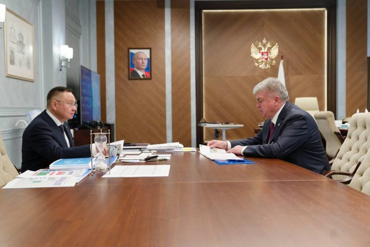 Глава Минстроя РФ обсудил с мэром Челнов развитие стройотрасли города