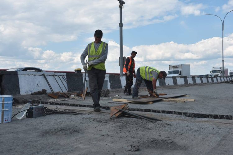 В Челнах ремонт моста через Каму закончат к концу июня