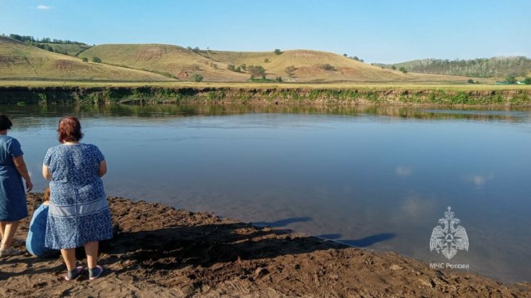В Азнакаевском районе на реке Ик утонули брат и сестра