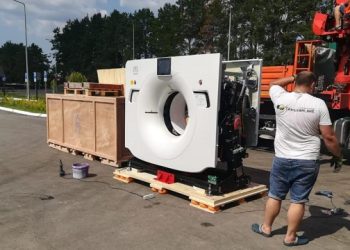 В строящуюся по нацпроекту поликлинику в Зеленодольском районе доставили томограф