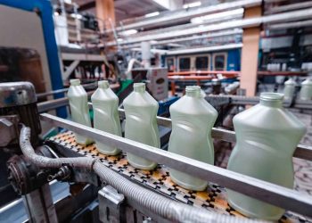 Компания Татарстана по нацпроекту увеличила выработку готовой продукции на линии жидких моющих средств