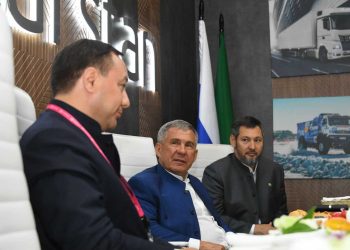 Минниханов встретился с министром промышленности и новых технологий Таджикистана