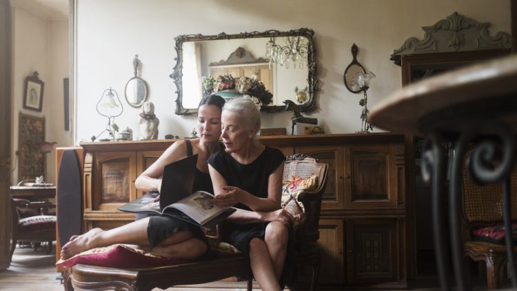 У 4% россиян семейные реликвии хранятся более 3 веков