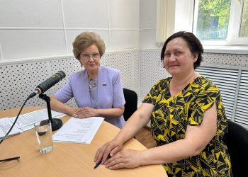 У микрофона депутат Татьяна Ларионова (13.07.23)