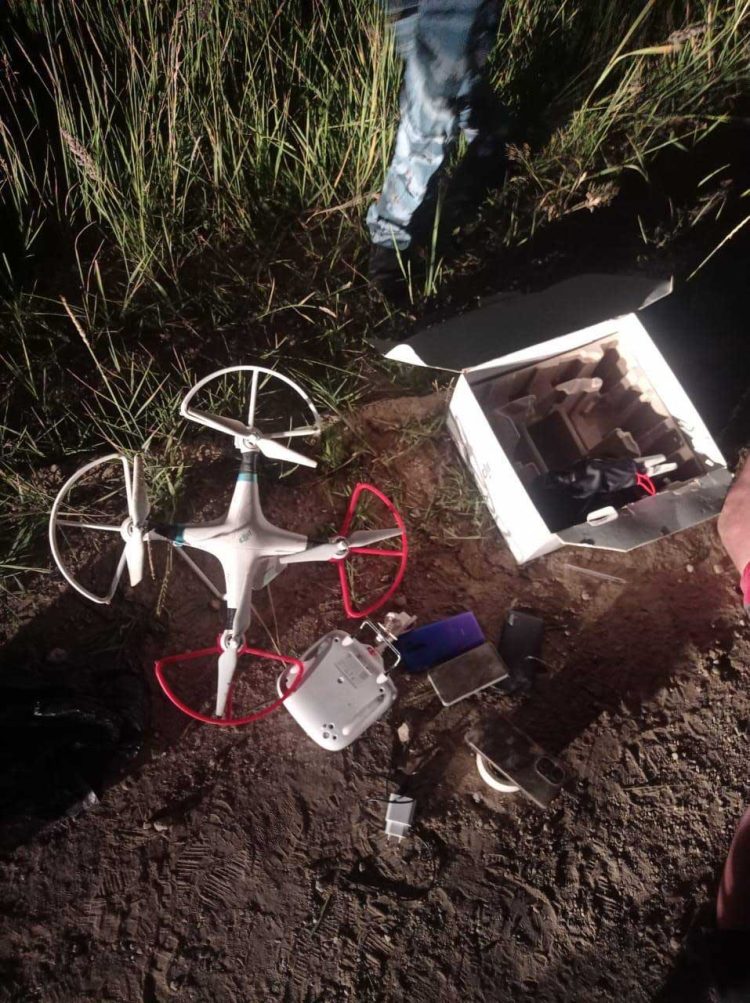 Двух жителей Челнов задержали при попытке передать телефоны в исправительную колонию