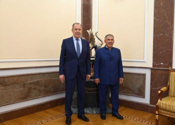 Минниханов в Казанском Кремле провел встречу с Лавровым