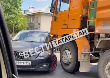 В Казани на улице Мира образовалась большая пробка из-за ДТП