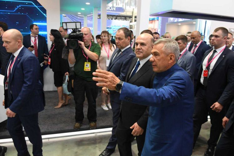 Минниханов принял участие в церемонии запуска завода компании «Соллерс»