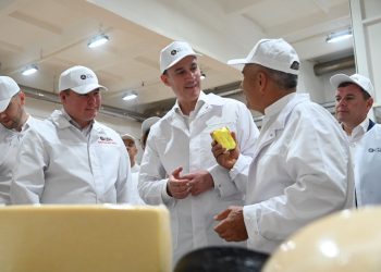 Минниханов и Патрушев посетили завод ООО «Азбука сыра»