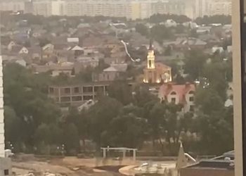 Жители Казани делятся последствиями урагана