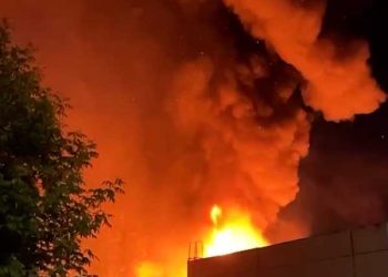 В Казани на улице Яшь Кыч сильный пожар