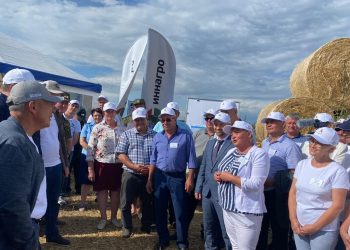 Минниханов ознакомился с ходом уборочных работ в Татарстане