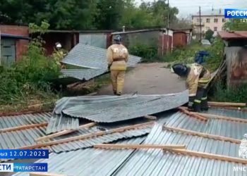 В Агрызе продолжают восстанавливать последствия разрушительного урагана