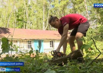 Ураган в Татарстане снес крыши домов и спортобъектов