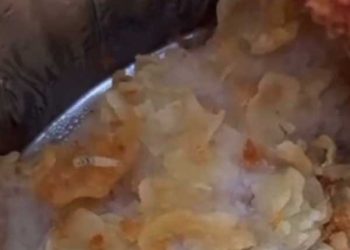 В Альметьевске подросток попала в больницу после ужина в кафе