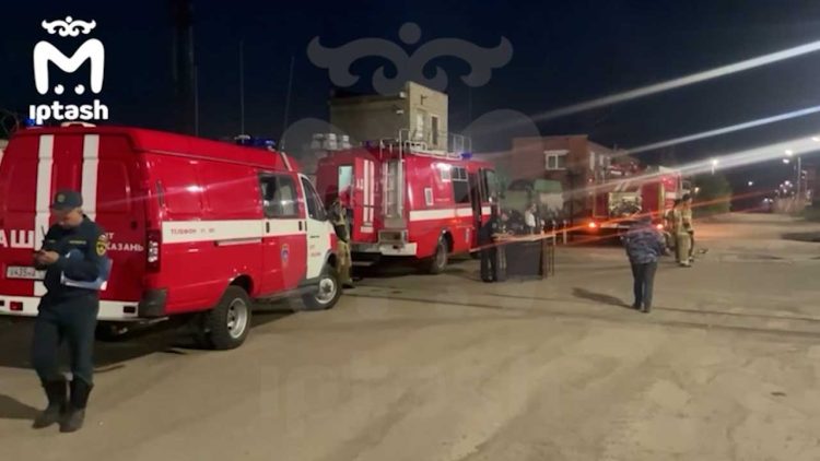 В центре Казани горит здание на улице Тукая