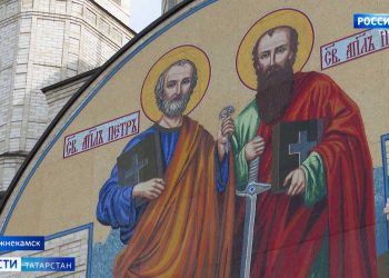 В Нижнекамском храме установили мозаику с изображением апостолов Петра и Павла