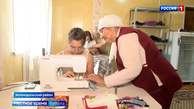 «Бабушкина школа»: чему учат зеленодольские пенсионерки молодежь