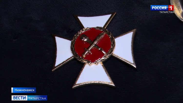 В Нижнекамске священники получили награды за помощь бойцам СВО