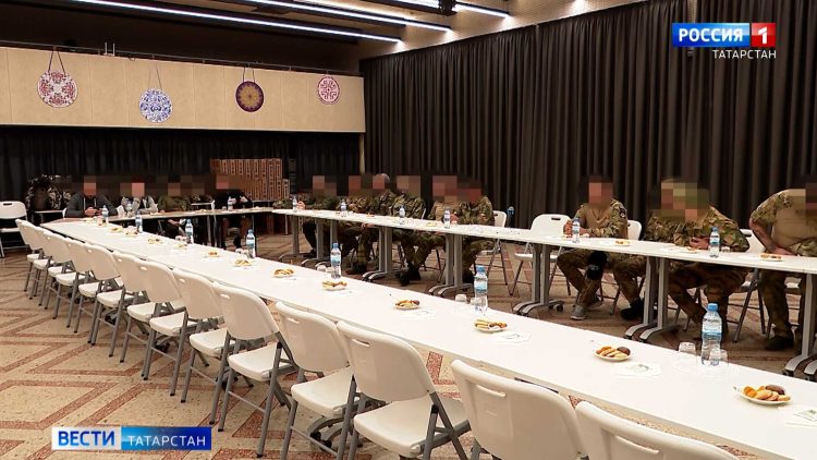 Магдеев встретился с бойцами СВО