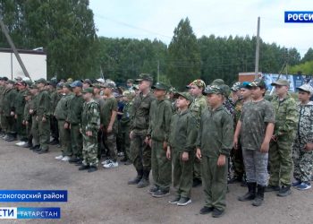 В аэродроме Куркачи организовали палаточный лагерь «Юный десантник»