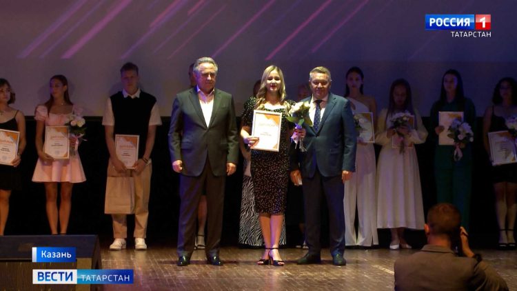 358 студентов Поволжского ГУФКСиТ получили дипломы