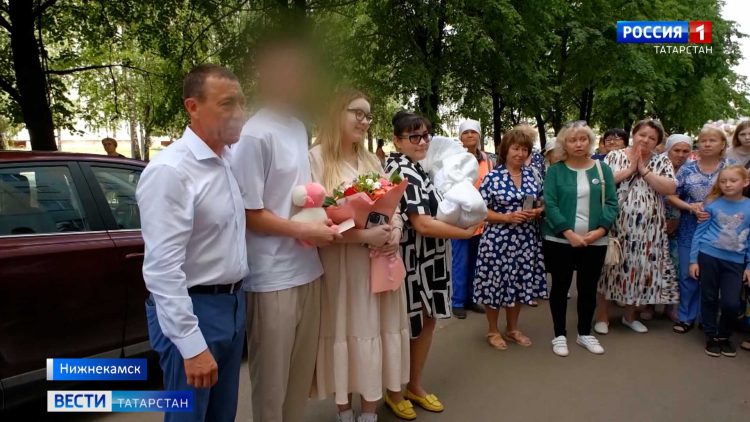 Муллин поздравил семью мобилизованного с рождением первенца