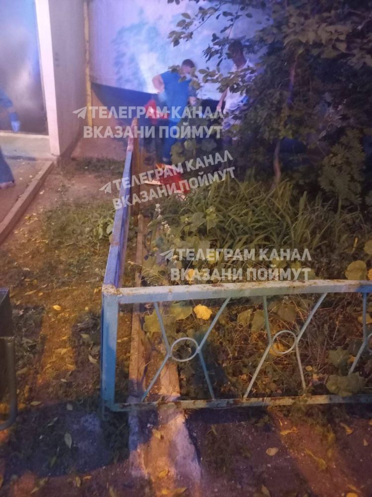 В Казани женщина выпала с балкона четвертого этажа